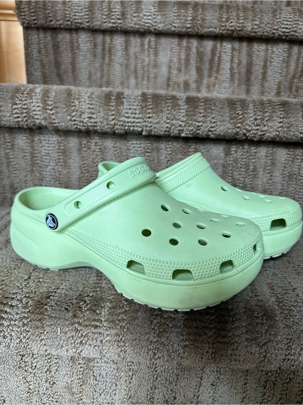 Crocs platform Clog in Mint Green women’s 9